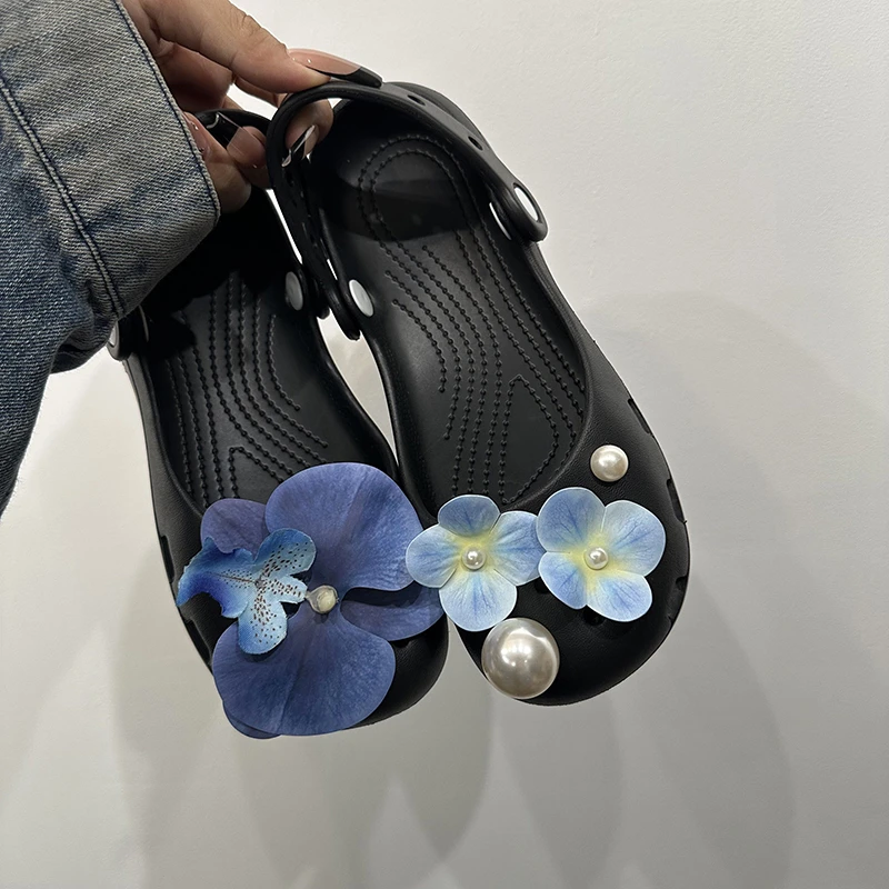Three-dimensional Flower Sandals Hole Shoes Slippers Women's Sandals Garden Shoes Comfortable Breathable and Cute Beach Shoes