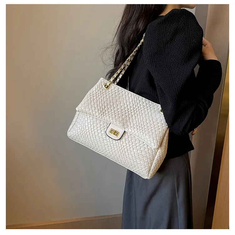 Minimalist Fashion Shoulder Bag for Women | Retro Woven Plaid Tote | Large Capacity Chain Bag