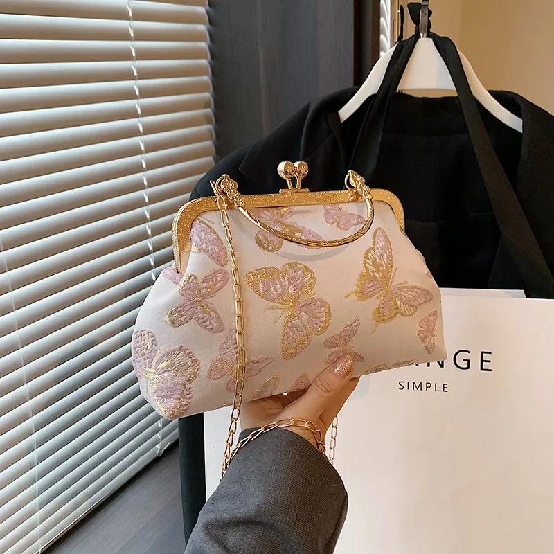 

Fashion embroidery niche simple high-end messenger bag