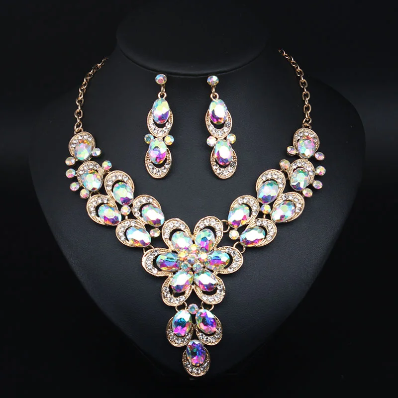 

Luxurious jewelry - gemstones, flowers, short collar necklaces, earrings set - women's accessories