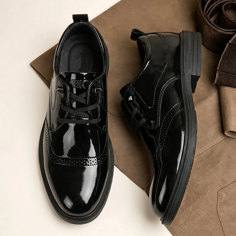 Herren Glänzende Lackleder-Brogue-Schuhe mit Schnürung, Rutschfester Sohle, Formelle Schuhe für Hochzeit, Geschäft, Büro und täglichen Pendelverkehr – Detail 2
