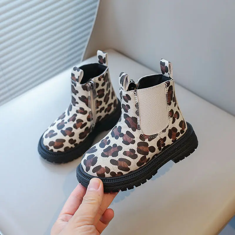 Sepatu bot motif macan tutul anak, sepatu bot Chelsea PU ritsleting, sepatu bayi laki-laki dan perempuan antiselip