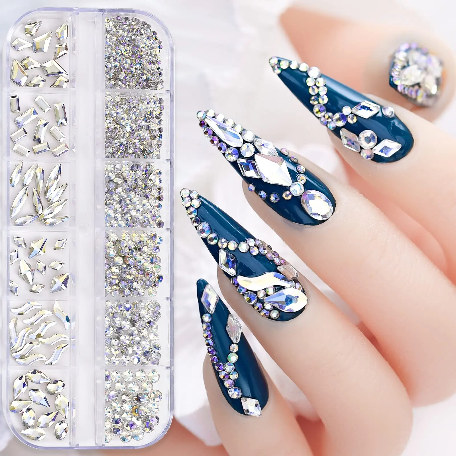 Una scatola di strass per nail art Strass al chiaro di luna, gemme di vetro 3D con retro piatto Crystal AB in più forme