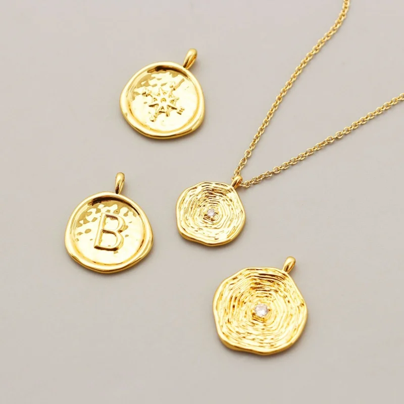 European And American Retro Gold Female Ins Simple Round Card Coin Necklace 2021 New