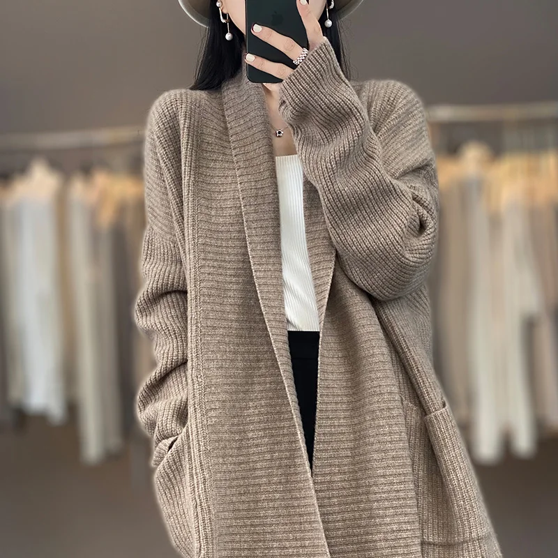 Casual loose fitting cardigan 100% Australian wool women\'s V-neck sweater Long sleeved new knitted autumn and winter overcoat