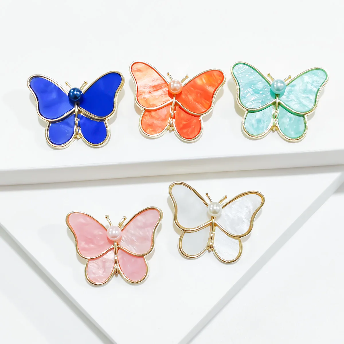 

Перекрестная граница имитация перламутра прорезать кокон в брошь-бабочка, брошь, брошь, цветок на груди