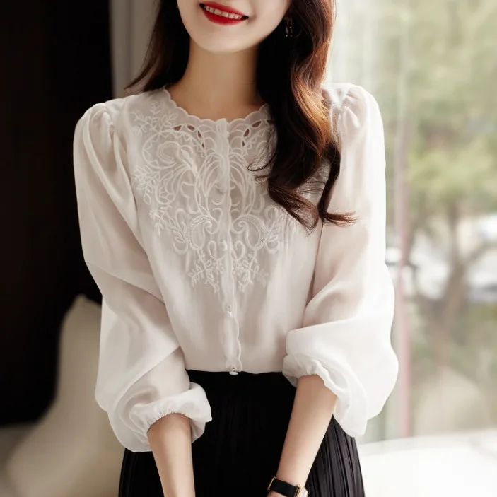 Chemisier à manches longues et col rond pour femme, Style français élégant, broderie de tempérament, manches lanternes, petit haut, printemps et automne