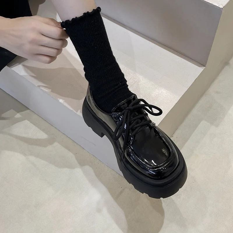 Scarpe uniformi Low Hee scarpe piccole in pelle donna British Girl Japanese Wild Black Retro Mary Jane Shoes Lolita Platform Shoes