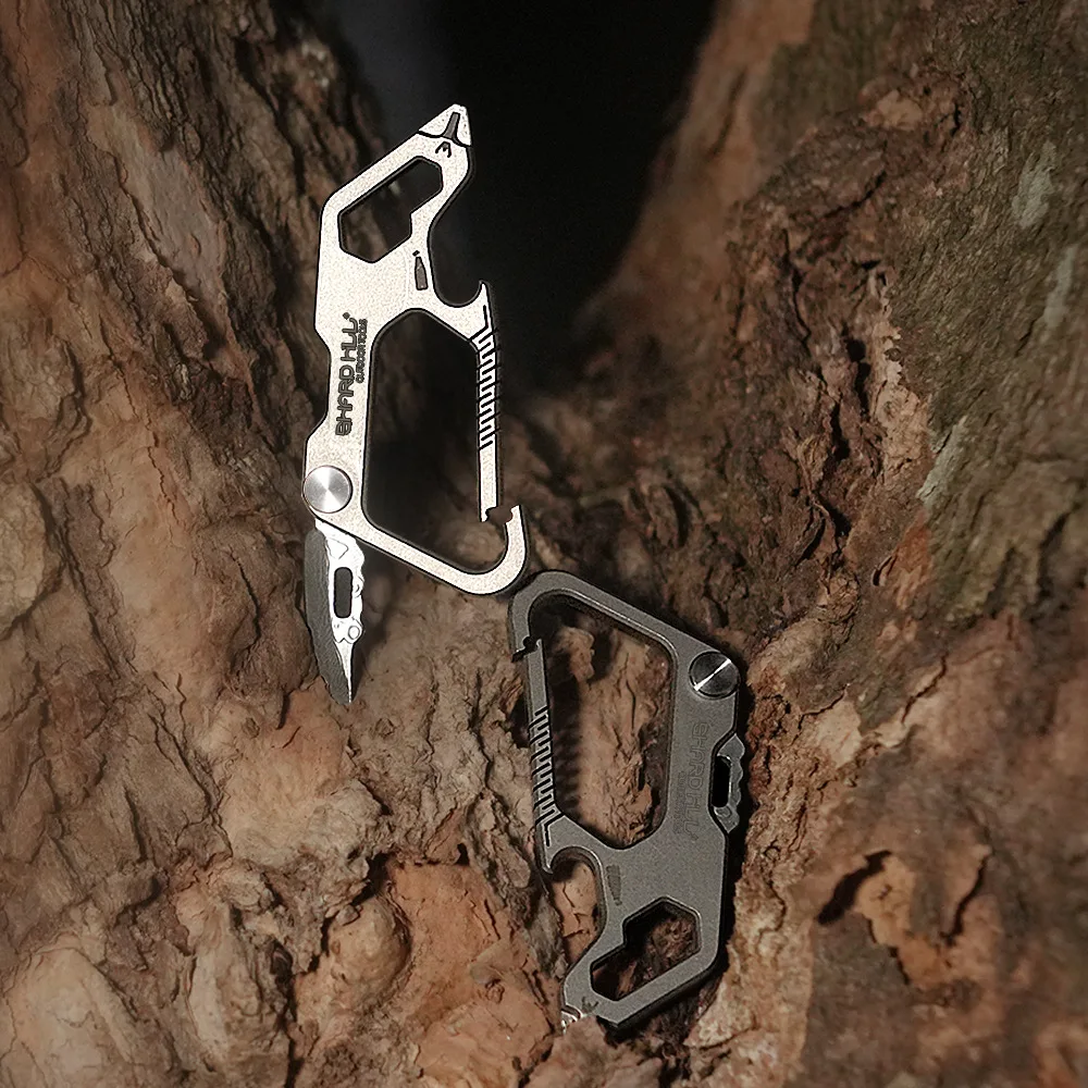 

Титановый многофункциональный брелок EDC 6-в-1 — компактный складной дизайн для использования на открытом воздухе, кемпинга и повседневного использования, включает открывалку для упаковки