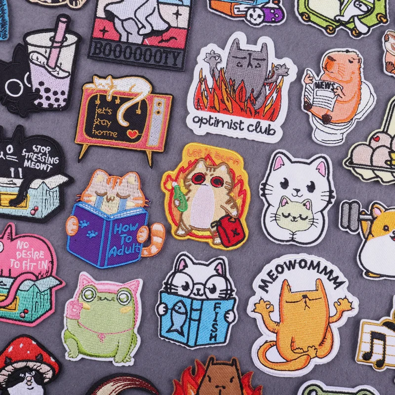 Patchs thermocollants d'animaux de dessin animé pour la couture de vêtements, patch de broderie de chat mignon sur la veste, le club d'optimisme