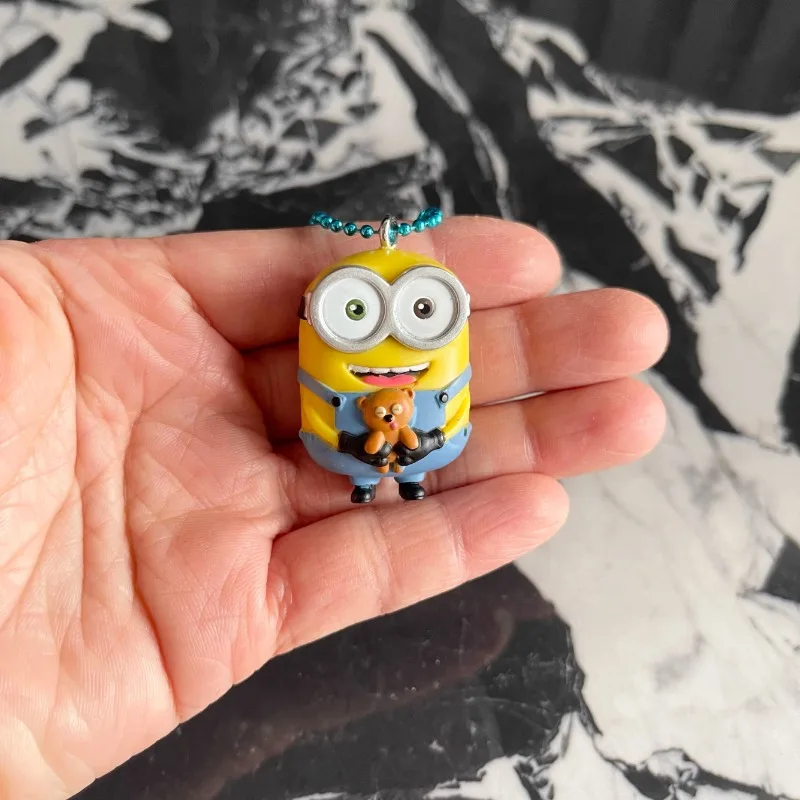 Q Verison Minionses Mini Yellow Dolls Mascotsles Kevinse bobb Stuartse Action Figures ciondolo modello