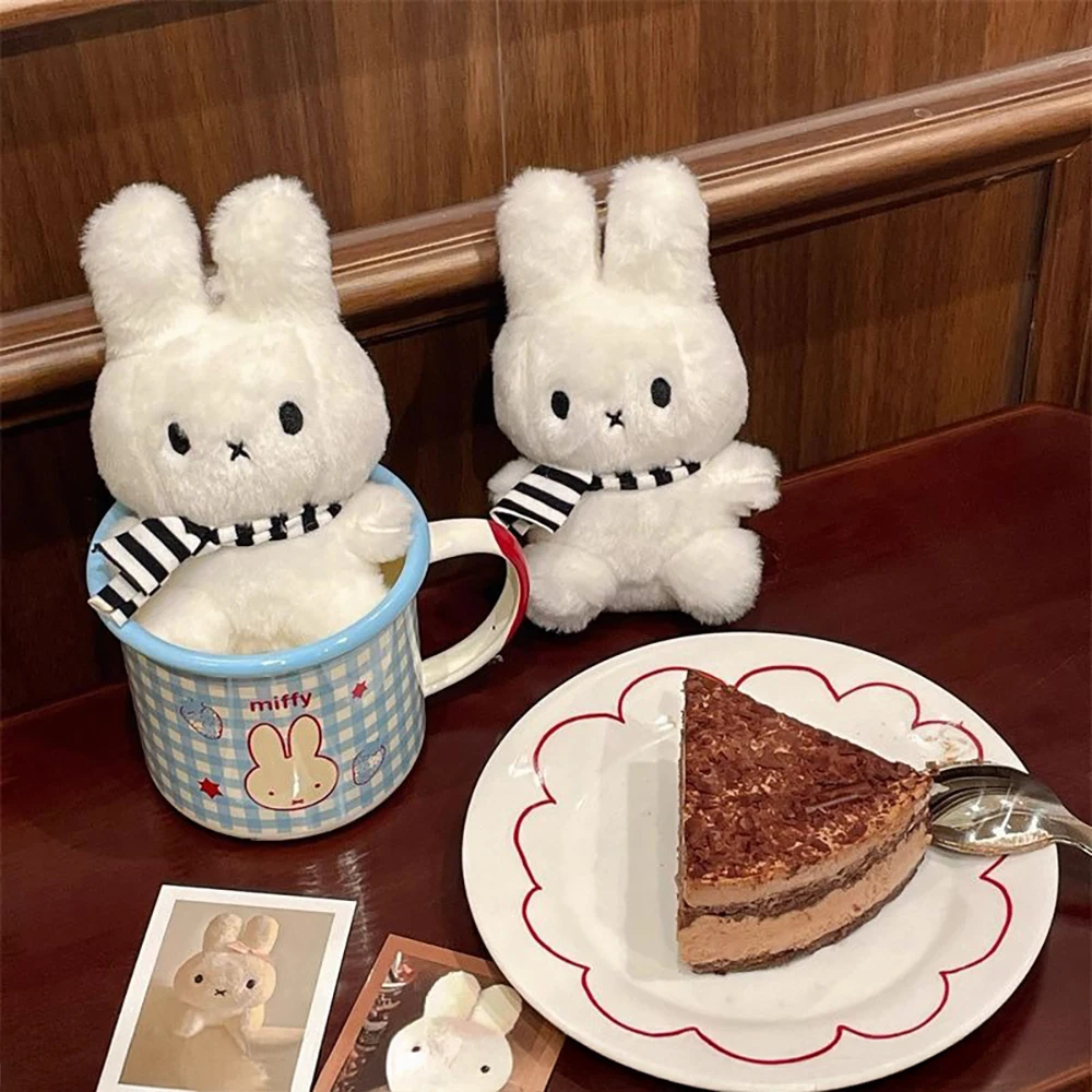 귀여운 미피 카와이 봉제 인형 펜던트 만화 토끼 블랙 화이트 스카프 플러시 펜던트 열쇠 고리 배낭 액세서리 소녀 선물