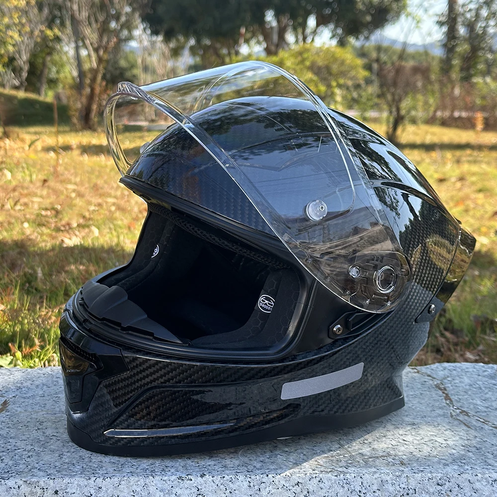 Carbon Fiber Helmet, Glossy Black with Contrasting Colors, High-Quality Lightweight Carbon Fiber Material Motorcycle Helmet for Men, 3K Dark Pattern Design with Large Rear Spoiler, Full-Face Helmet for Men, with Visor, Removable Inner Lining, Unisex, Suitable for All Seasons