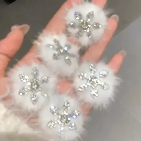 Pinces à cheveux flocon de neige en fourrure de Noël pour femmes et filles, nœud en biscuits doux, épingles à cheveux bec de canard, accessoires de mode, 2 pièces