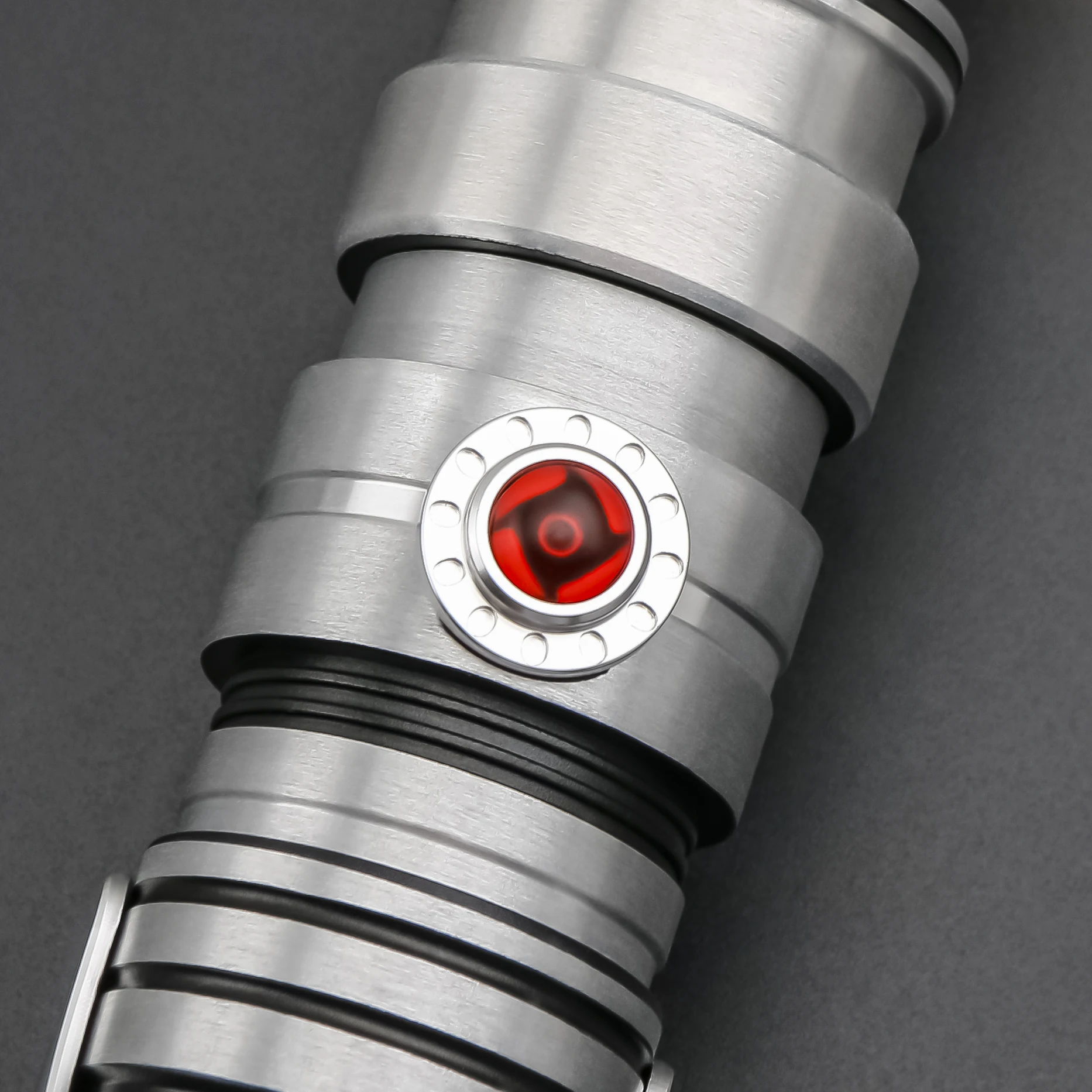 TXQSABER Lightsaber The Lord SD RGB Neo Pixel Metal Hilt Lightsword FOC Blaster السلس سوينغ الليزر السيف للعب الكبار تأثيري