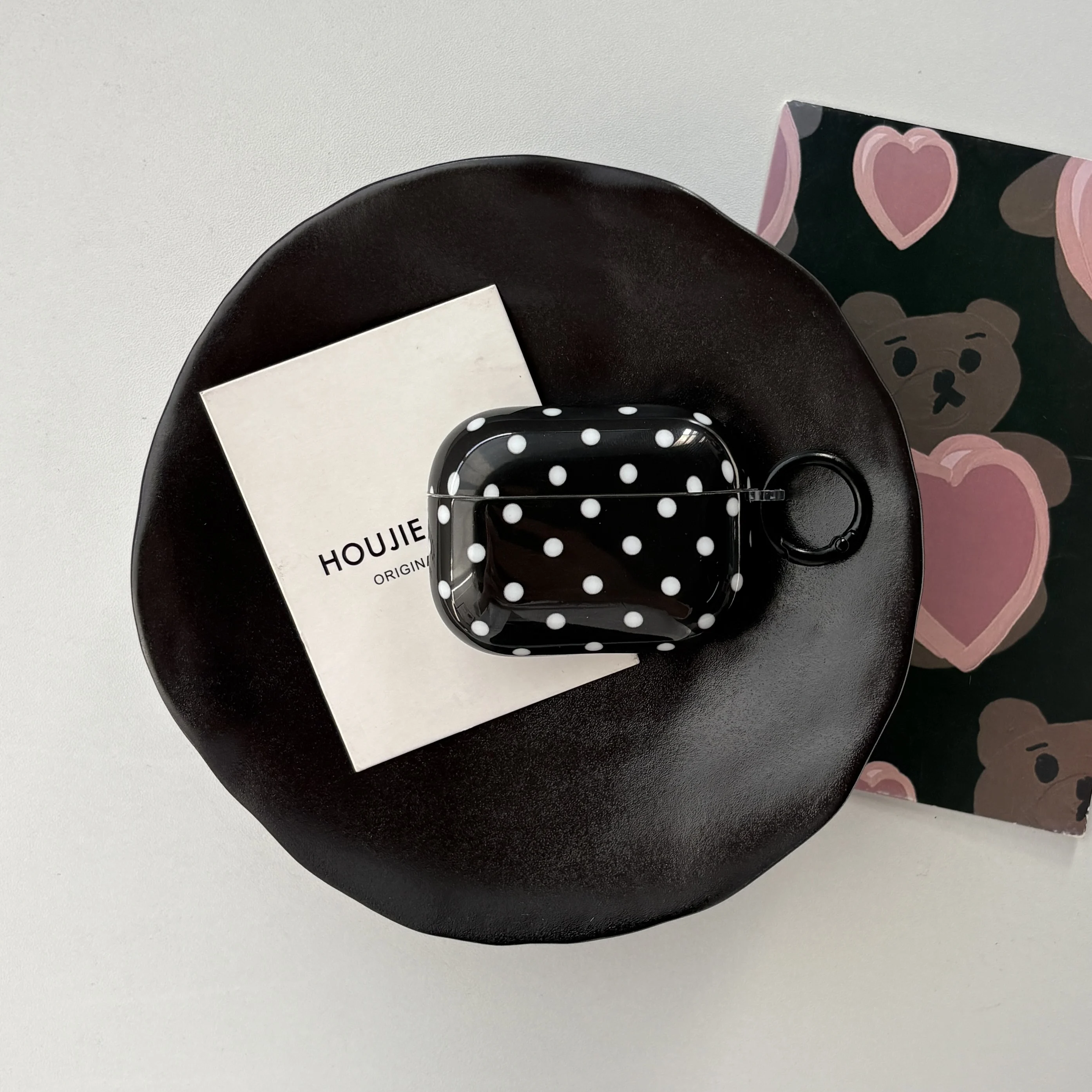 Simple Fashion White Polka Dot Pattern Black Glossy Protective Earphone Case Suitable for AirPods Pro3 Pro2 1 2 3 4 Pro