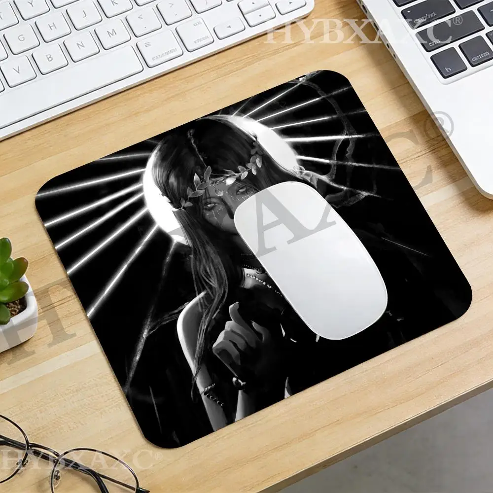 HYBXAXC Dark Gothic Goddess Mouse Pad, Aesthetic Black White Halo Girl Large Desk Mat,Gothic Aesthetic Desk Decor for Art Lovers