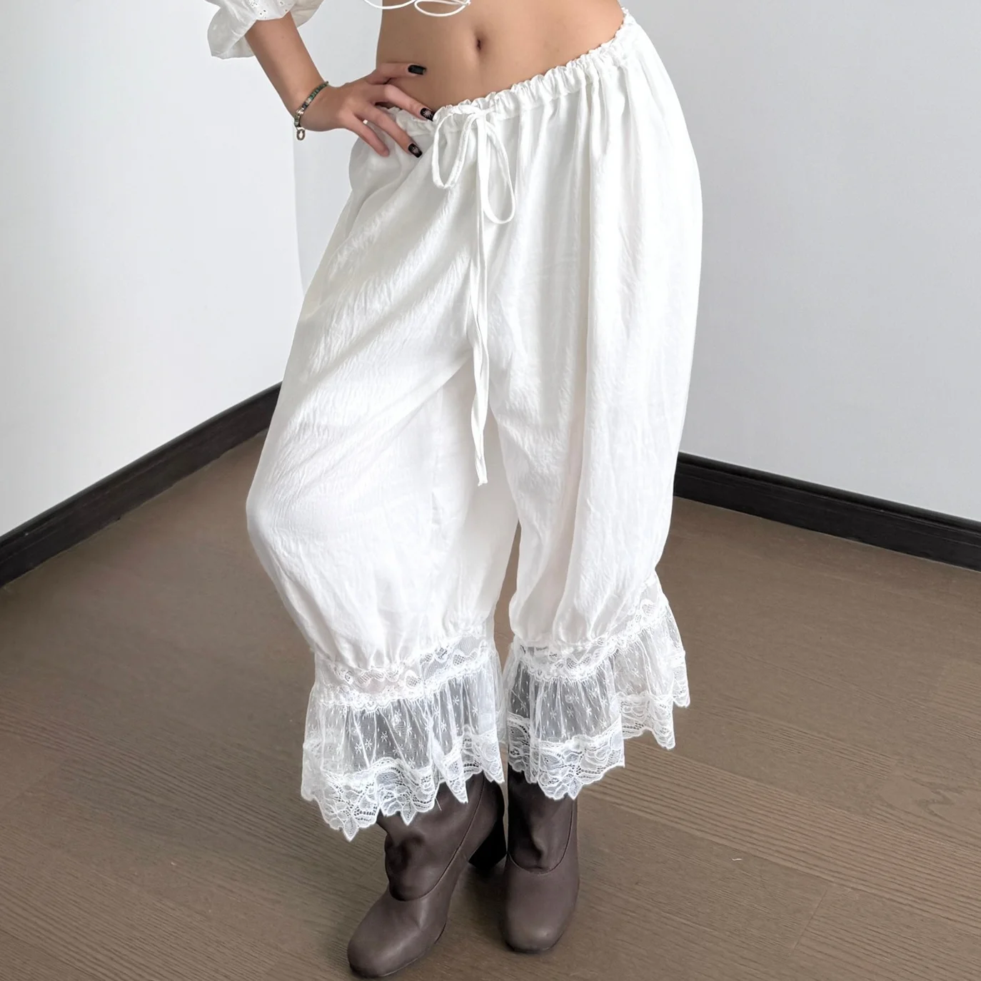 Women's Loose Fit Bloomers Cropped Pants Drawstring High Waist Floral Lace Patchwork Calf-Length Lantern Trousers Y2K