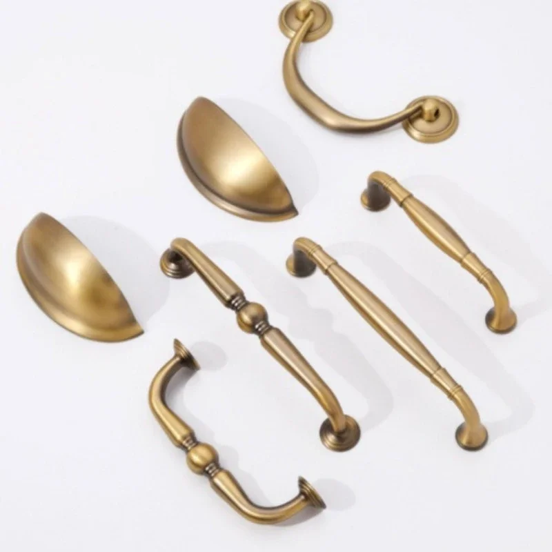 Antique Bronze Kitchen Pull Brass Cabinet Wardrobe Door Handles Retro Single-Hole Knobs for Drawers Shoe Racks Furniture Handles
