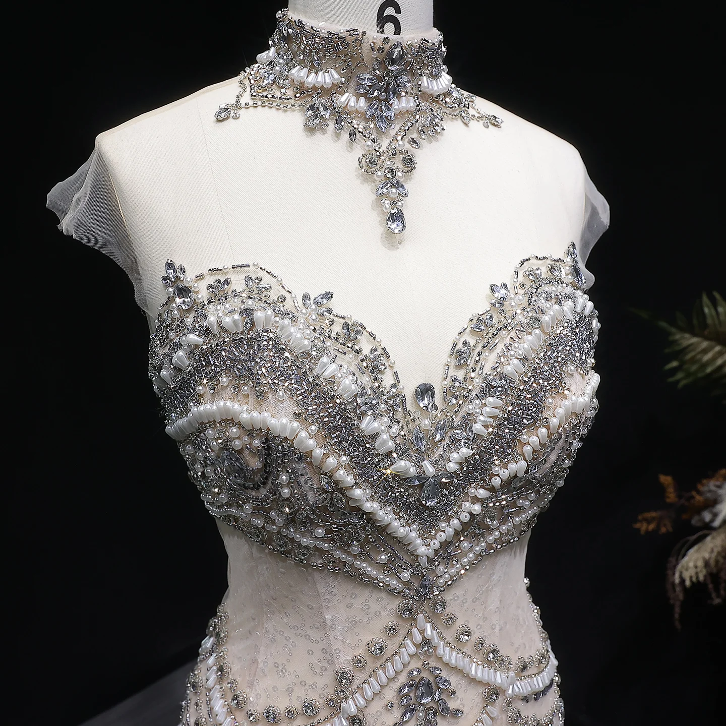 Sharon Said Dubai Champagner Hochgeschlossenes Abendkleid mit Perlenbesetzter Meerjungfrauen-Silhouette Damen Formelles Ballkleid SS380 Maßanfertigung – Detail 6