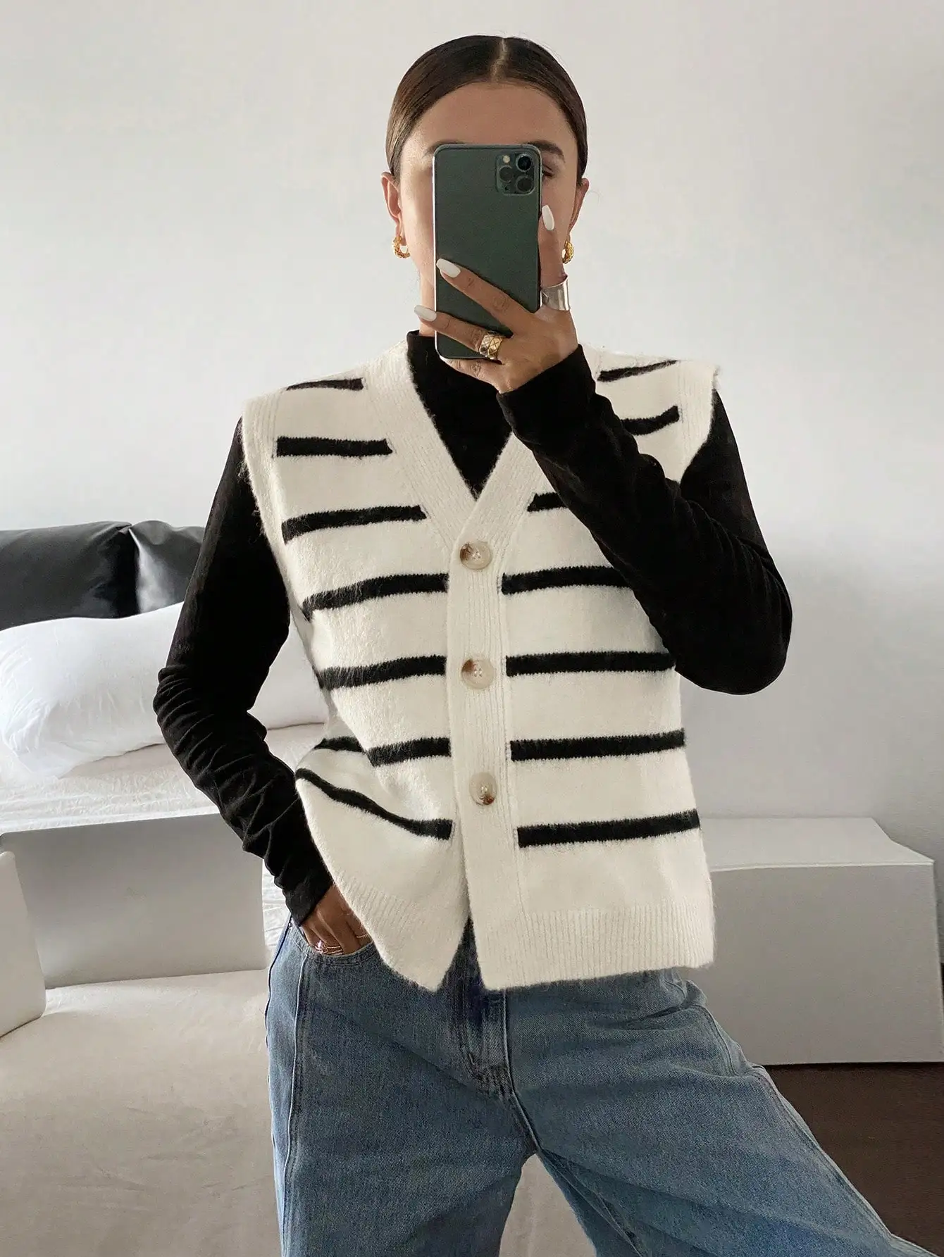 

Женский полосатый вязаный жилет без рукавов - повседневный кардиган с застежкой на пуговицах