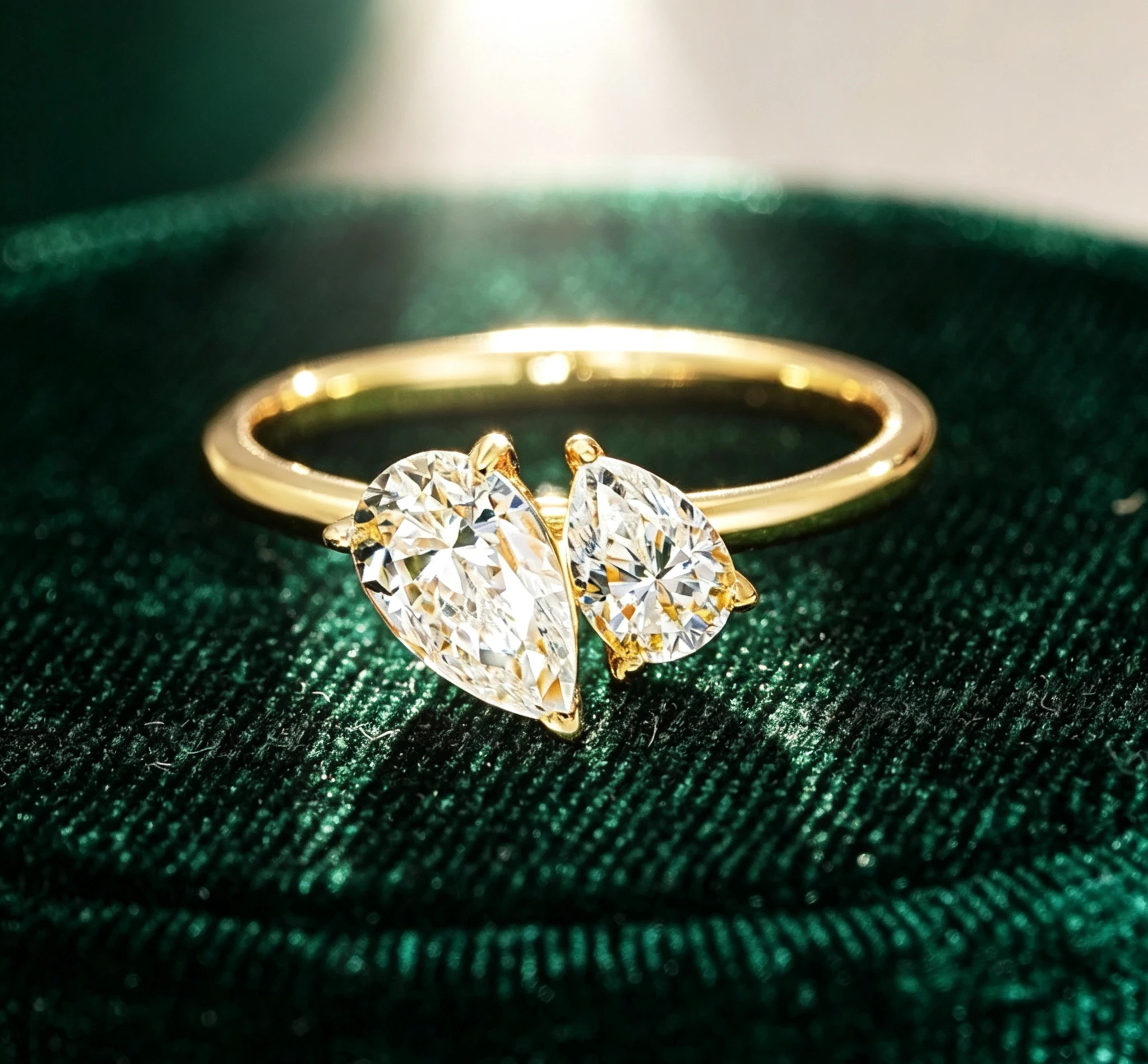 Friend Valentine's Day 18K Gold Women Wedding Band 1.5CT Moissanite Diamond Lover Engagement Rings Giving a gift to a friend