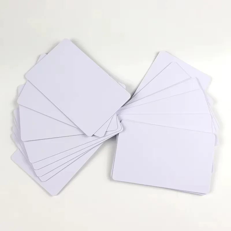 250 قطعة/الوحدة بطاقة هوية فارغة جديدة من البلاستيك PVC بدون بطاقة رقاقة CR80 مزدوجة الجانبين متوفرة لطابعة البطاقات