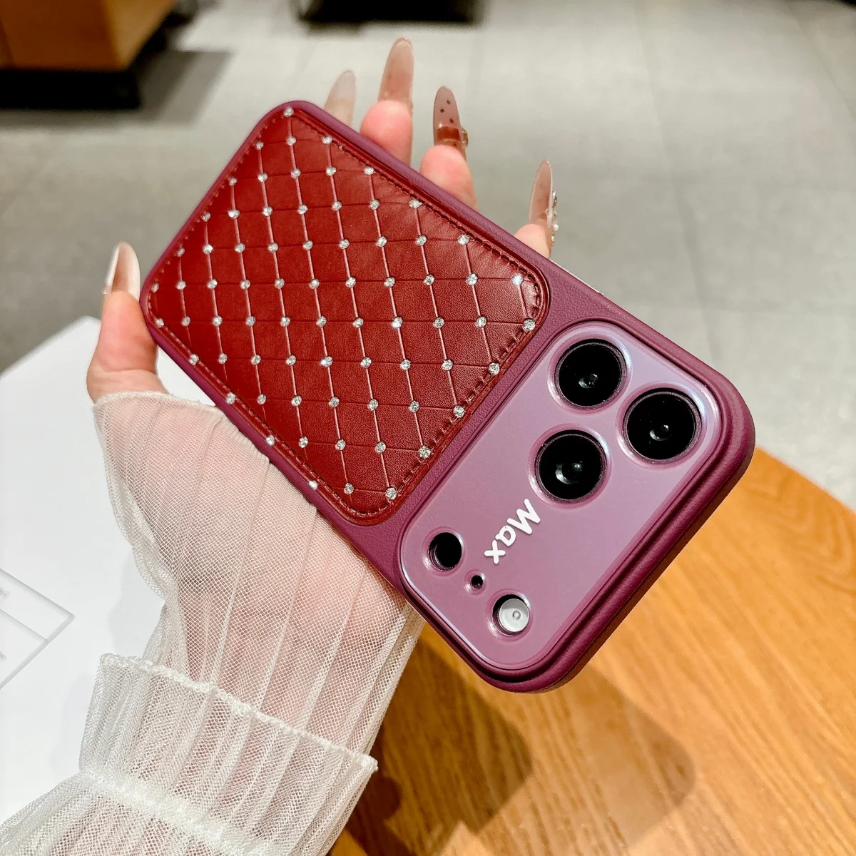 Luksusowe, błyszczące etui na – Camera Leather Case recenzja i cena