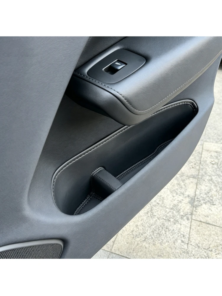 4 szt. Kieszenie do przechowywania w samochodzie, montowane w czterech drzwiach, do Volvo XC60 S60 S90, antypoślizgowe wkładki do przestrzeni między drzwiami, organizer, torba do przechowywania. — 2
