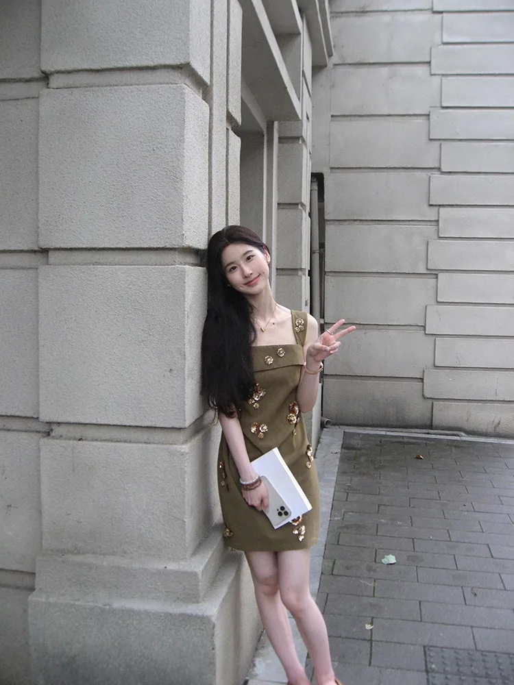 Damska letnia sukienka na ramiączkach z wycięciami, kwiatowym wzorem, podkreślająca talię, wyszczuplająca, mini spódniczka na imprezę.