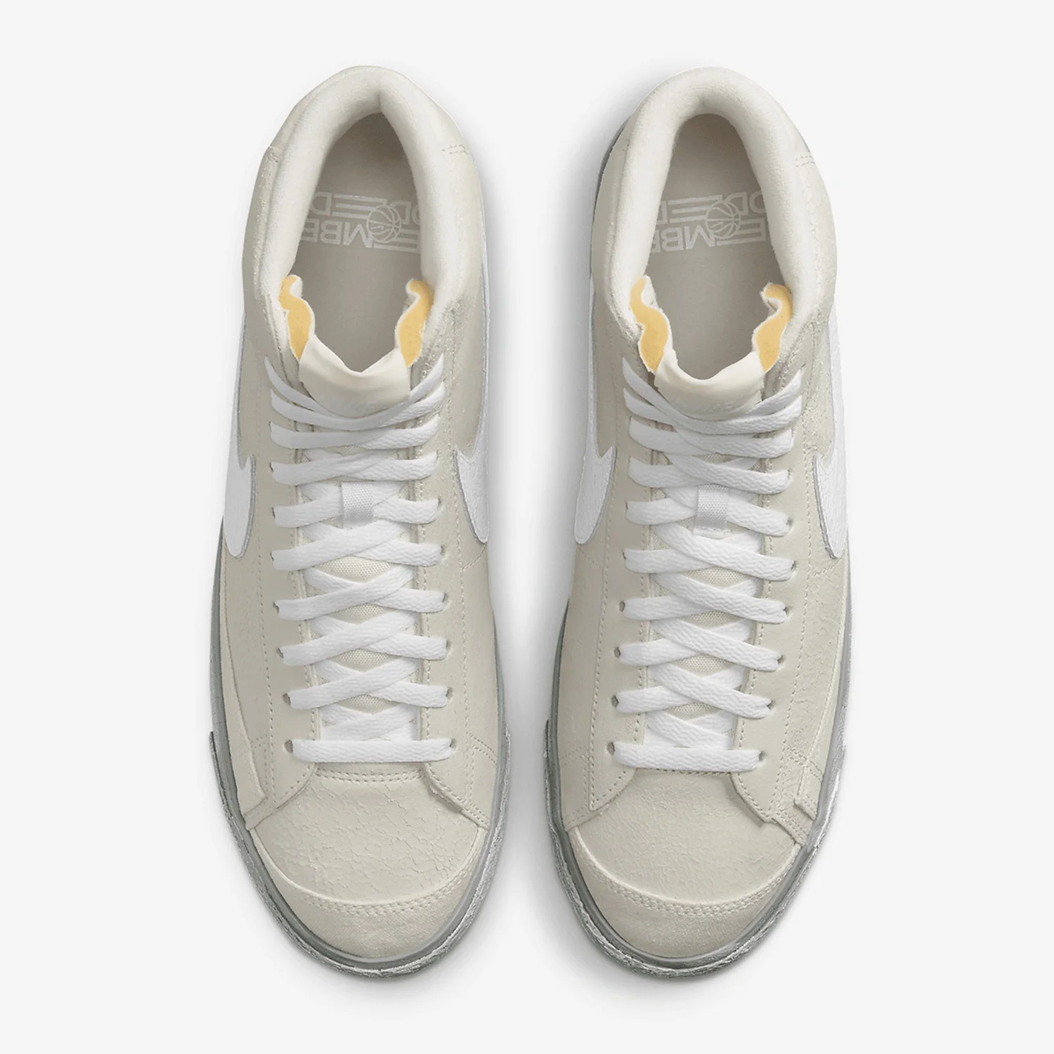 حذاء رياضي كاجوال للرجال من Nike Official Blazer Mid '77 SE DV0797-100