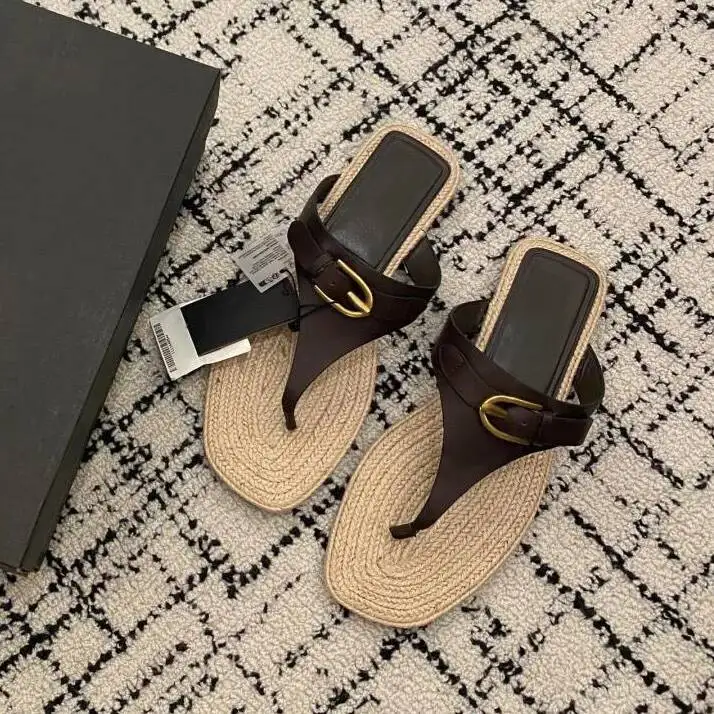 

НОВЫЕ шлепанцы с декоративными элементами, французский минималистичный ретро-стиль, кожаные плоские туфли, летние шлепанцы-сандалии для женщин, плетеные из травы