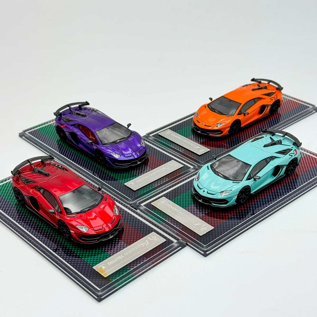 

U2 1:64 Aventador SVJ LP770 Diecast Model Car Resin Limited edition Toy Gifts