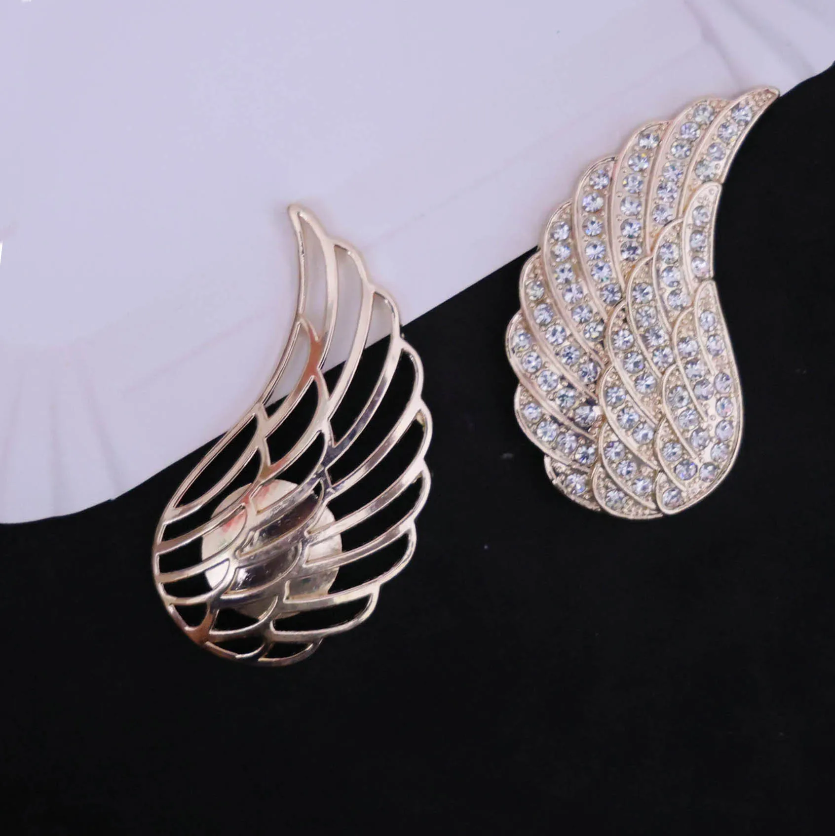 New European and American celebrities party high-end sense light luxury rhinestone angel wings brooch high-end creative badge