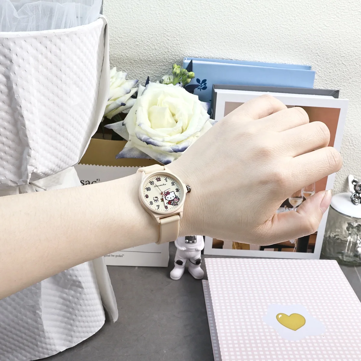 Hello Kitty Children's watch Cartoon watches Student Electronic Silicone strap Quartz Watch Party Kids Girls Gifts