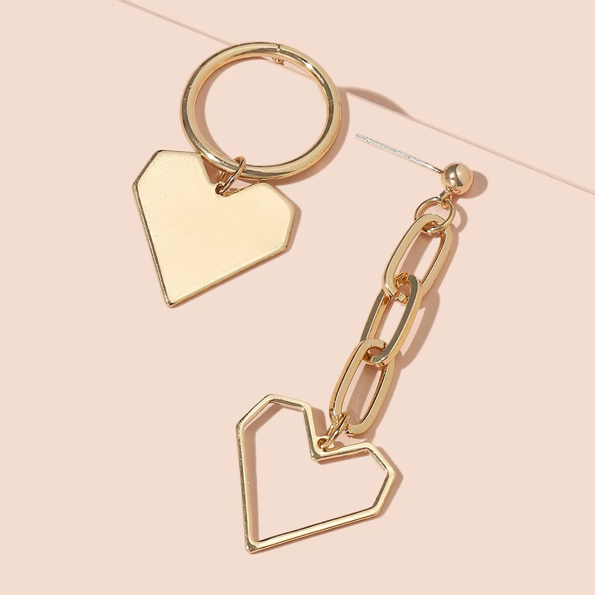 Vintage Personality Simple Metal Love Heart Asymmetry Pendant Earrings for Women   Elegant Heart Shape Earrings Party Jewelry