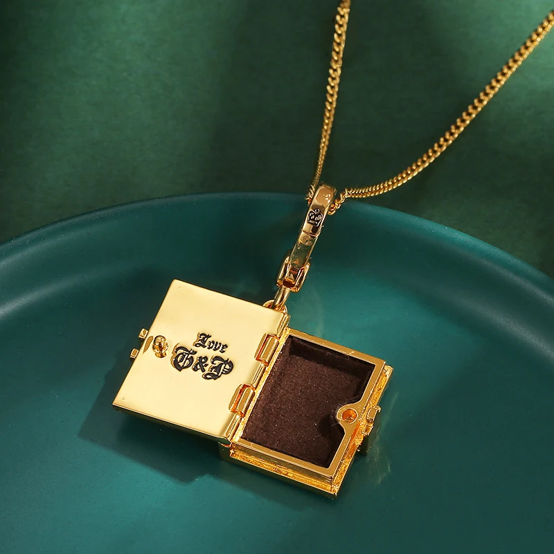 1 قطعة المينا الملونة الصقيل ماجيك كتاب قلادة ، إلكتروني طباعة سترة تصميم مذكرات كتاب المفاتيح ، فتاة حقيبة قلادة ديكور قلادة