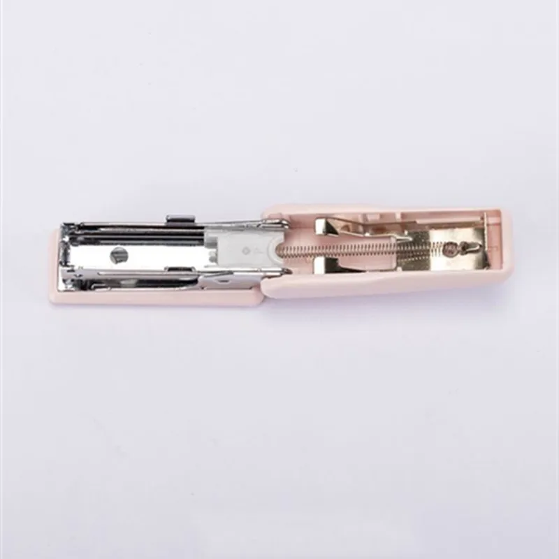Stapler Siswa Menggunakan Mini Stapler Kecil Portabel Multifungsi Mesin Staples Pengikat Buku Rumah Kantor Staples