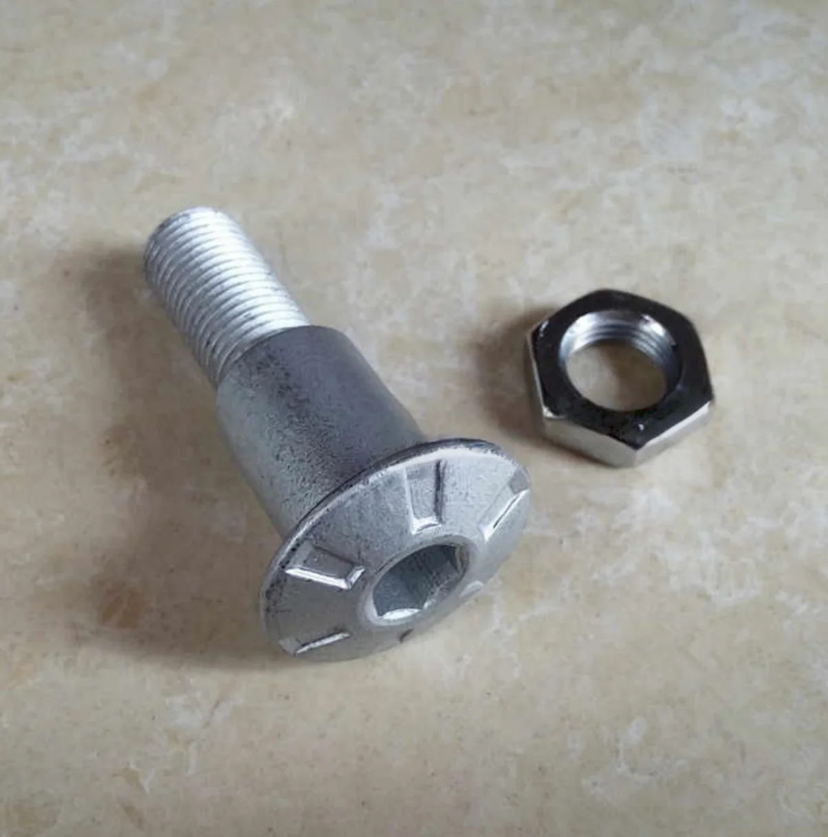 Dado di fissaggio singolo per supporto laterale per Benelli BJ500GS-A TRK502X TRK502 Leoncino 500