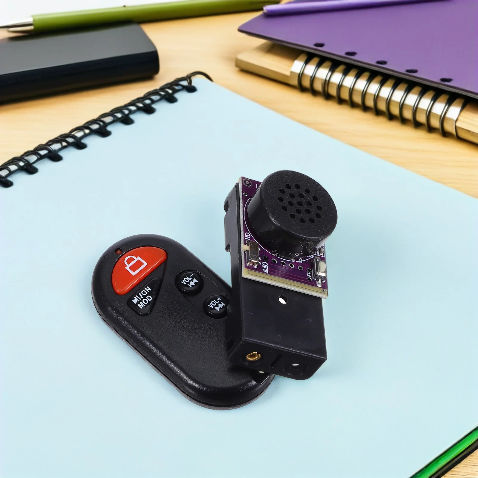 

1Set Noise Maker Prank Remote Control Sound Device for Office School Party Remote Prank Noise Machine