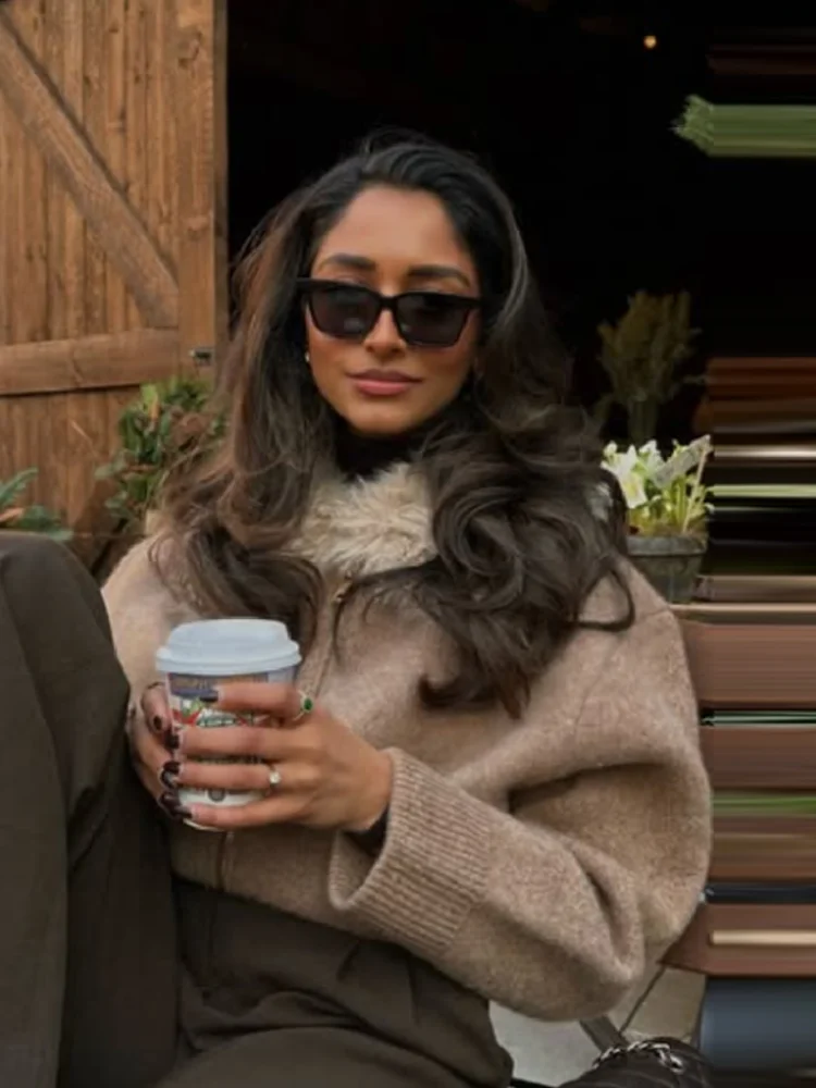 

Women Trendy Faux Fur Collar Splicing Knitted Coat Khaki Long Sleeve Lapel Warm Winter Short Jacket New Lady High Street Outwear