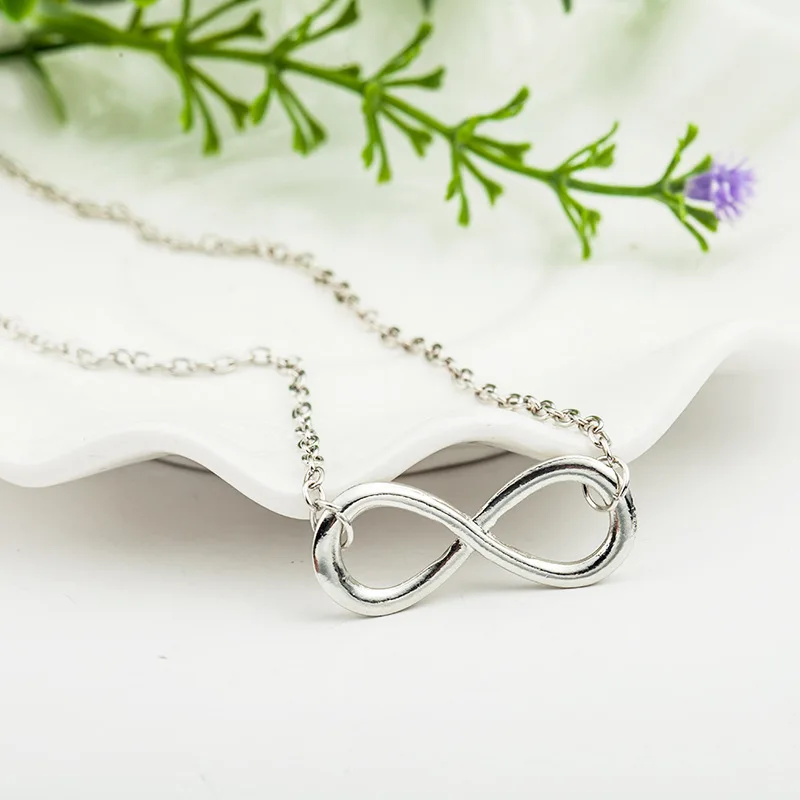 Silber Farbe Einfache Kreative Mode Glück Infinite Symbol Anhänger Halskette für Frauen Dame Täglichen Tragen Schmuck Geschenk