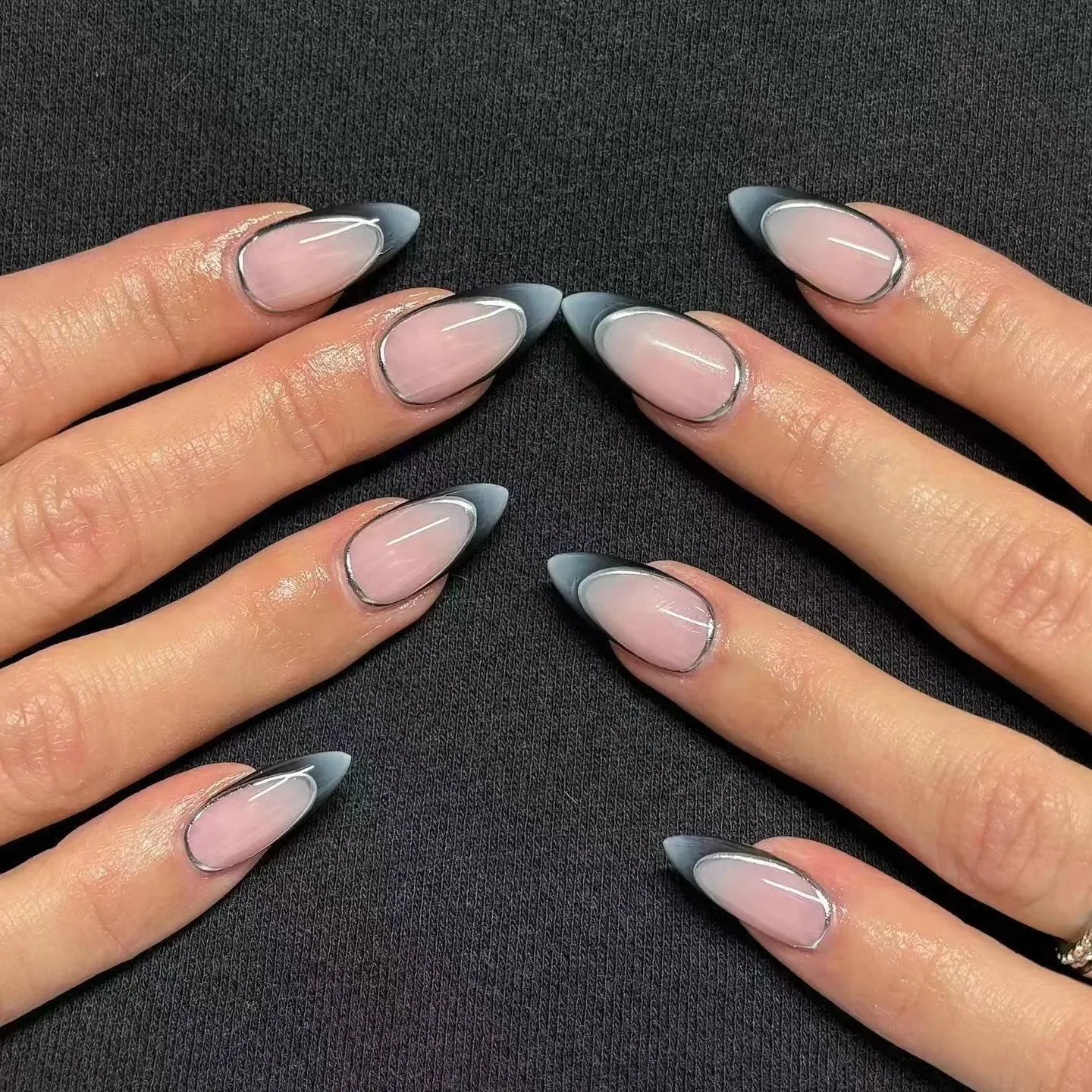 24Pcs Silver Edge Almond False Nails Simple with French Design Fake Nails Wearable Gradient Full Cover Press on Nails Tips Art