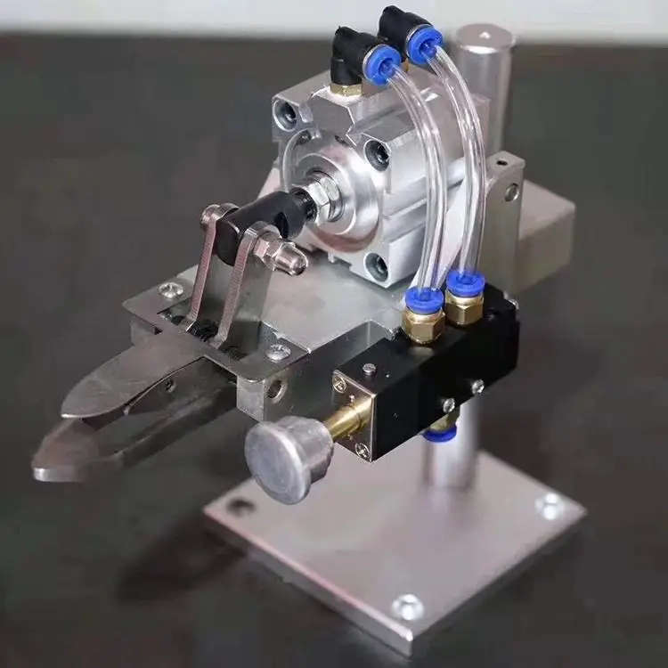 Pneumatic trimming device Semi-automatic trouser loop cutting Trouser loop trimming machine Garment factory trouser loop