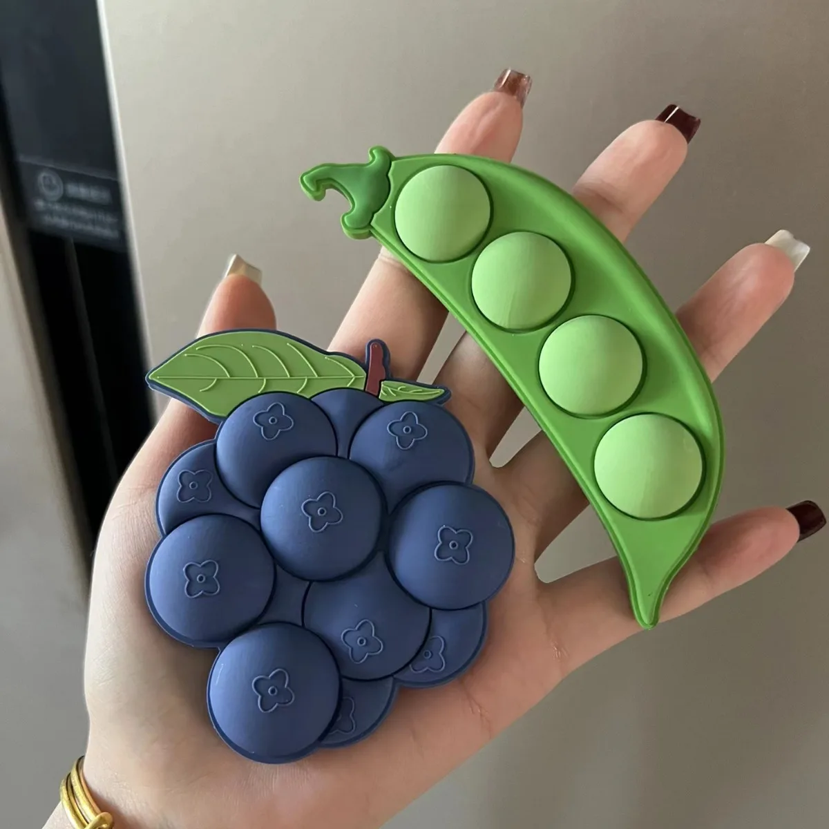 Pea blueberry refrigerator sticker magnetic sticker acrylic creative personality fruit magnetic sticker magnet decorative magnet
