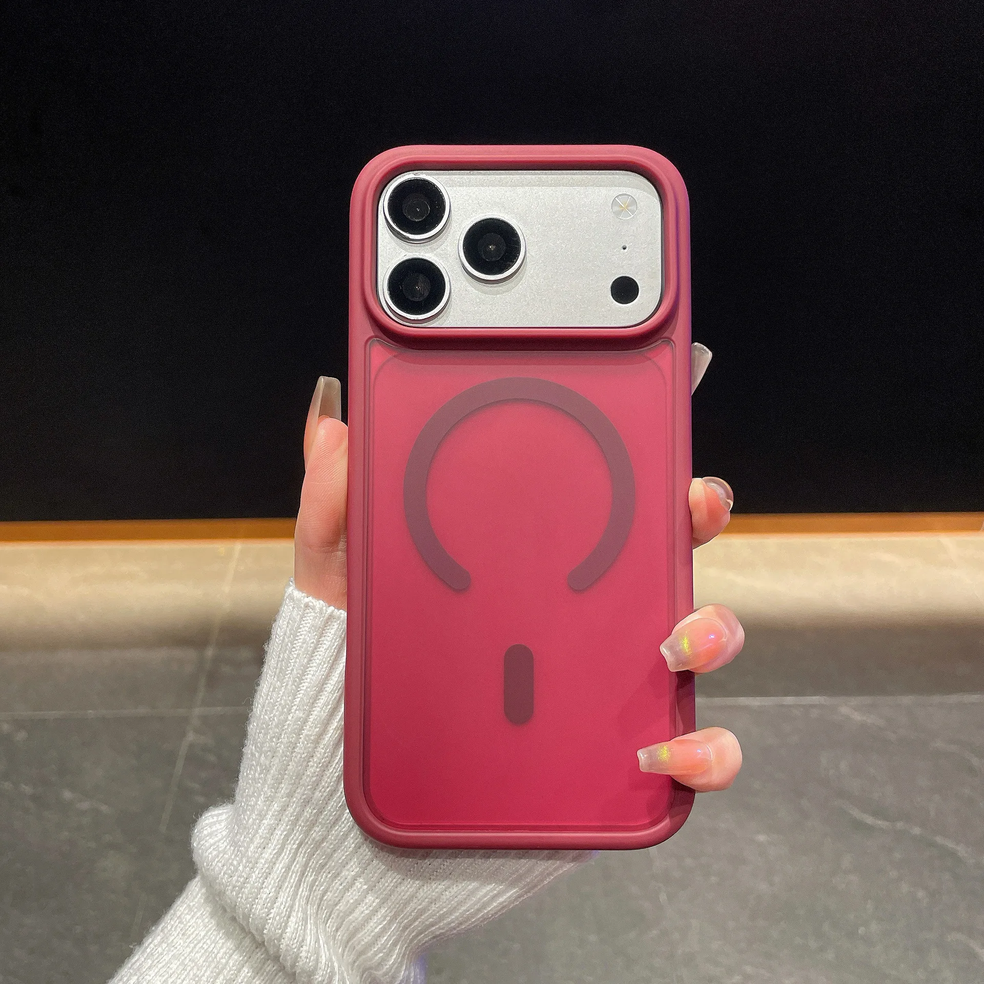 Applicable to Apple iPhone18promax17 mobile phone case 16 skin feeling semi-transparent color 2-in-1 magnetic attraction