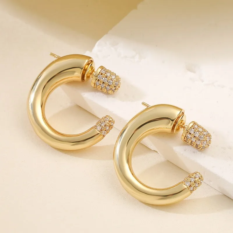 

Fashionable luxury copper plated 18K zircon geometric earrings for women's niche high-end versatile earrings