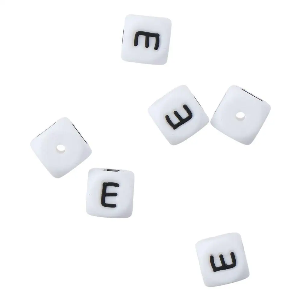 Anhänger für die Schmuckherstellung, Silikonperlen, weißer Würfel, Buchstabenperlen, Buchstabe E, quadratisch, handgefertigt, Kunsthandwerk, Liebhaber