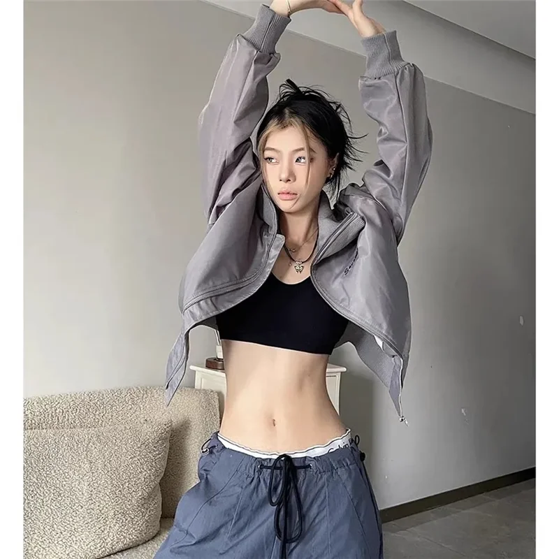 Damska kurtka bejsbolówka na wiosnę i jesień 2026, modna, luźna, w stylu vintage, jednolita szara odzież wierzchnia.