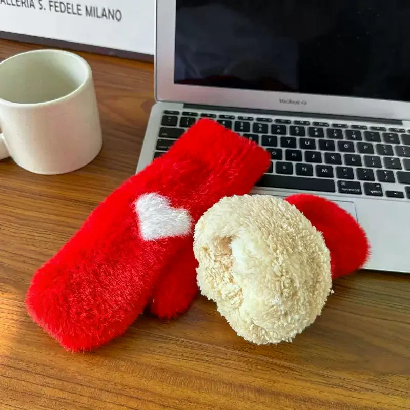 سميكة صوف مبطن قفازات الشتاء النساء Ins العصرية الكورية الأحمر القلب تصميم فو فرو منك الدراجات Coldproof القفازات طالب هدية #5